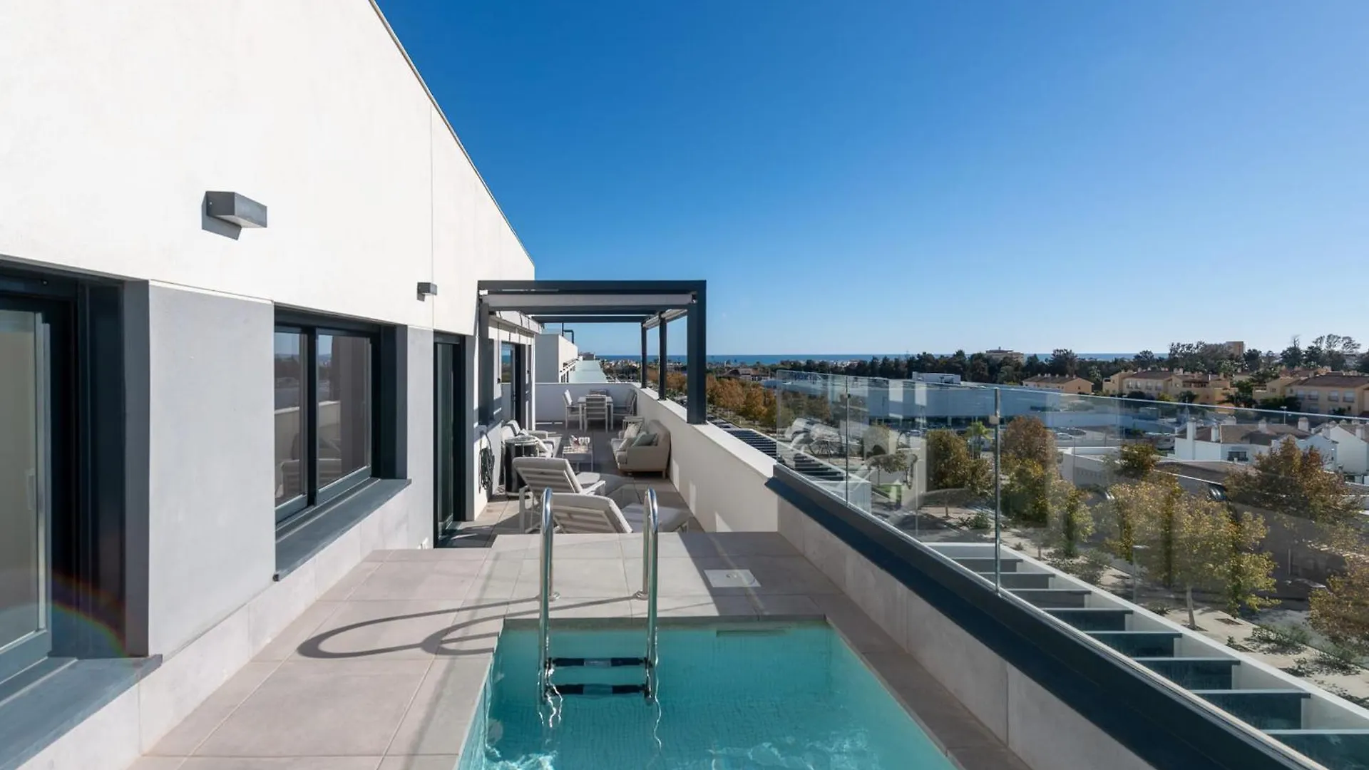 Amazing 3 Bedroom Penthouse With Private Pool In Cala Serena - La Cala Malaga
