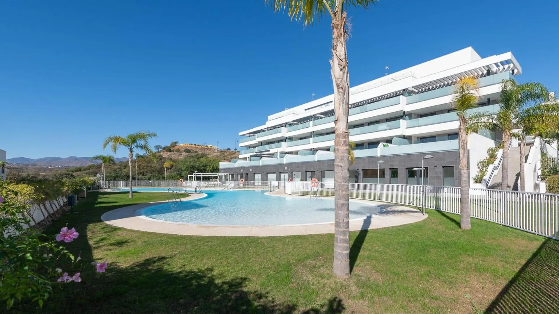 Amazing 3 Bedroom Penthouse With Private Pool In Cala Serena - La Cala Malaga